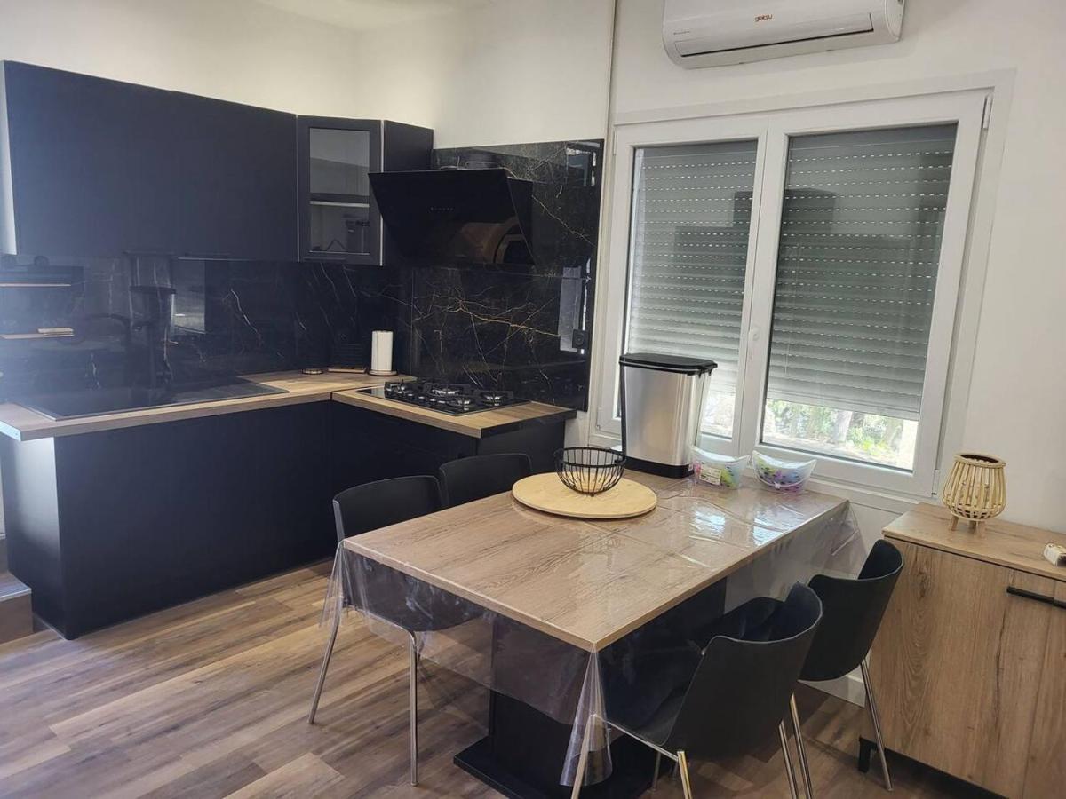 Appartement Jacuzzi Narbonne Extérieur photo